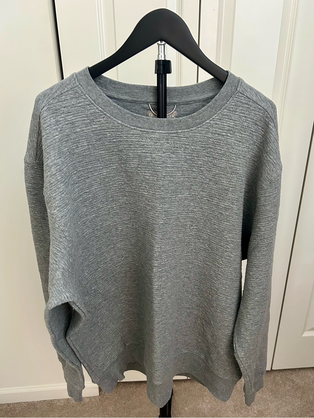 Women’s Heather Gray Textured Crewneck Sweatshirt